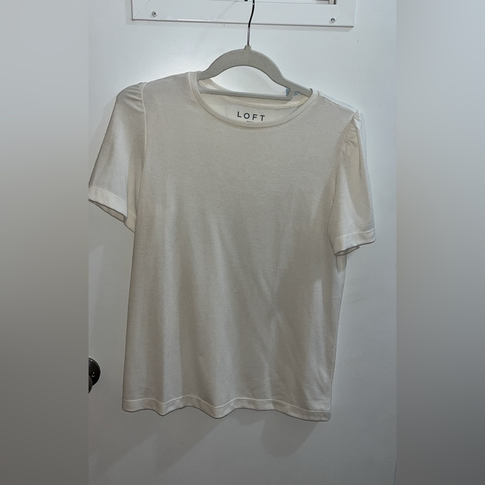 Short-sleeved blouse